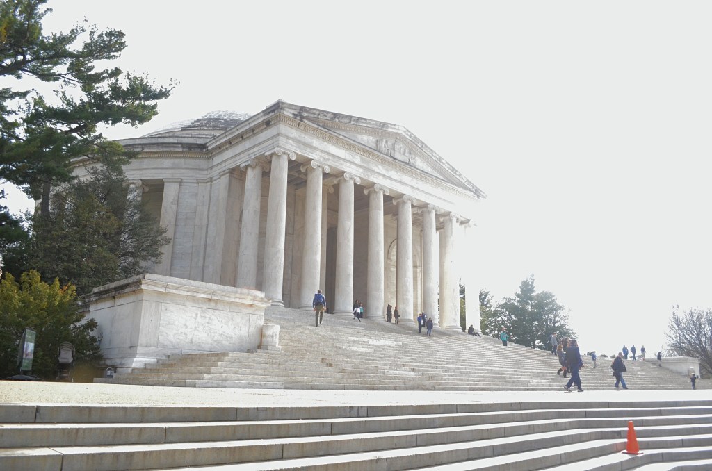 The Jefferson Monument in washington DC, washington, washington dc, washington dc travel, dc travel, dc blog, washington dc blog, dc travel blog, washington dc travel blog, what to see in dc, things to see in dc, dc travel photography, washington dc travel photography, memorials and monuments, washington dc monuments, dc monuments, jefferson, thomas jefferson, thomas jefferson memorial, jefferson memorial,