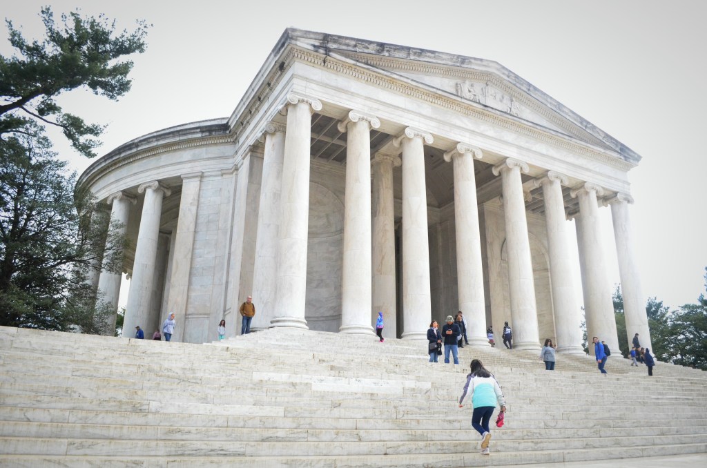 The Jefferson Monument in washington DC, washington, washington dc, washington dc travel, dc travel, dc blog, washington dc blog, dc travel blog, washington dc travel blog, what to see in dc, things to see in dc, dc travel photography, washington dc travel photography, memorials and monuments, washington dc monuments, dc monuments, jefferson, thomas jefferson, thomas jefferson memorial, jefferson memorial,