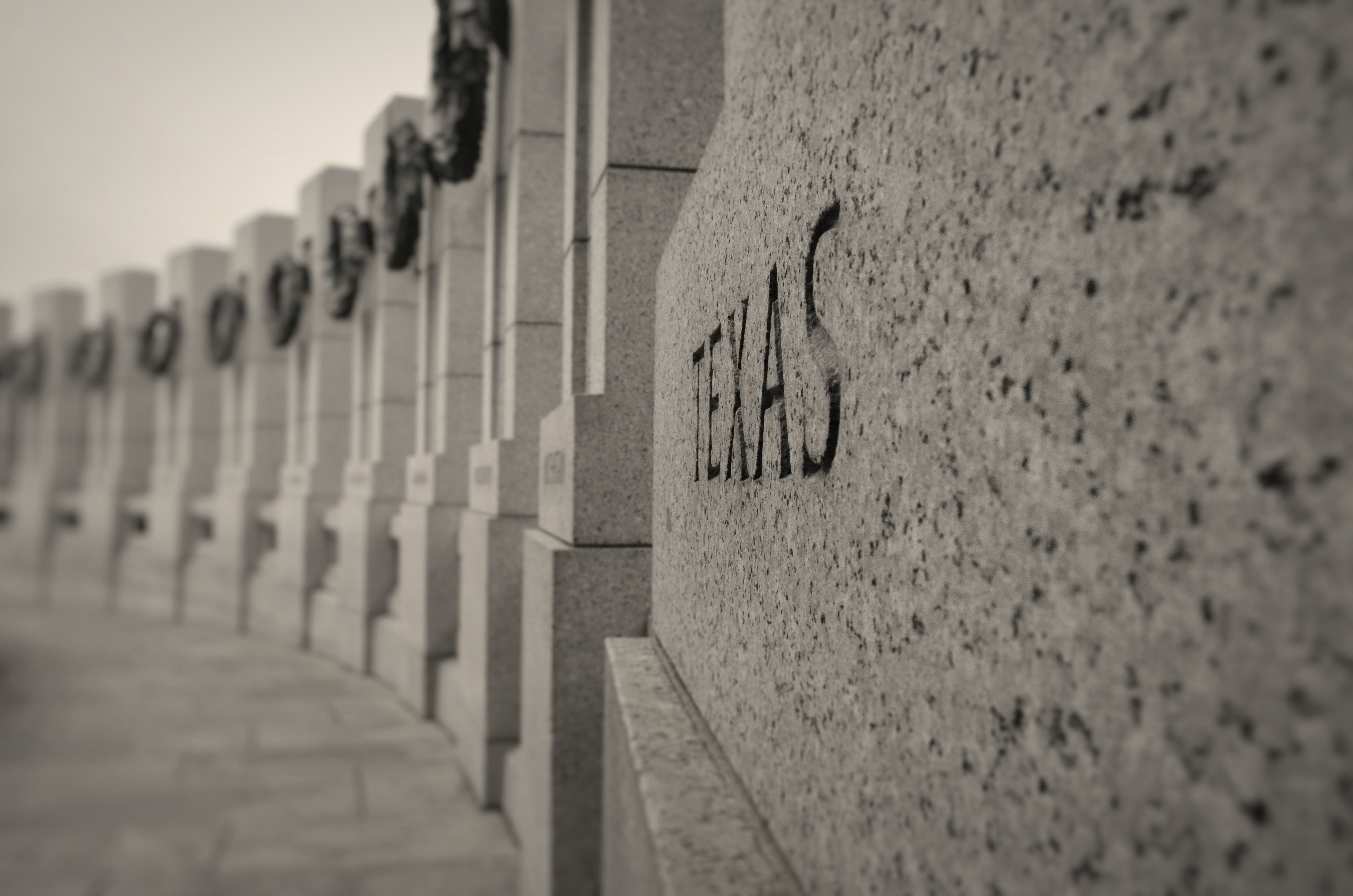 world war 2 memorial in washington dc, washington, washington dc, washington dc travel, dc travel, dc blog, washington dc blog, dc travel blog, washington dc travel blog, what to see in dc, things to see in dc, dc travel photography, washington dc travel photography, memorials and monuments, washington dc monuments, dc monuments world war ii, world war 2, wwii, ww2, wwii memorial, ww2 memorial, world war ii memorial, world war 2 memorial, world war,