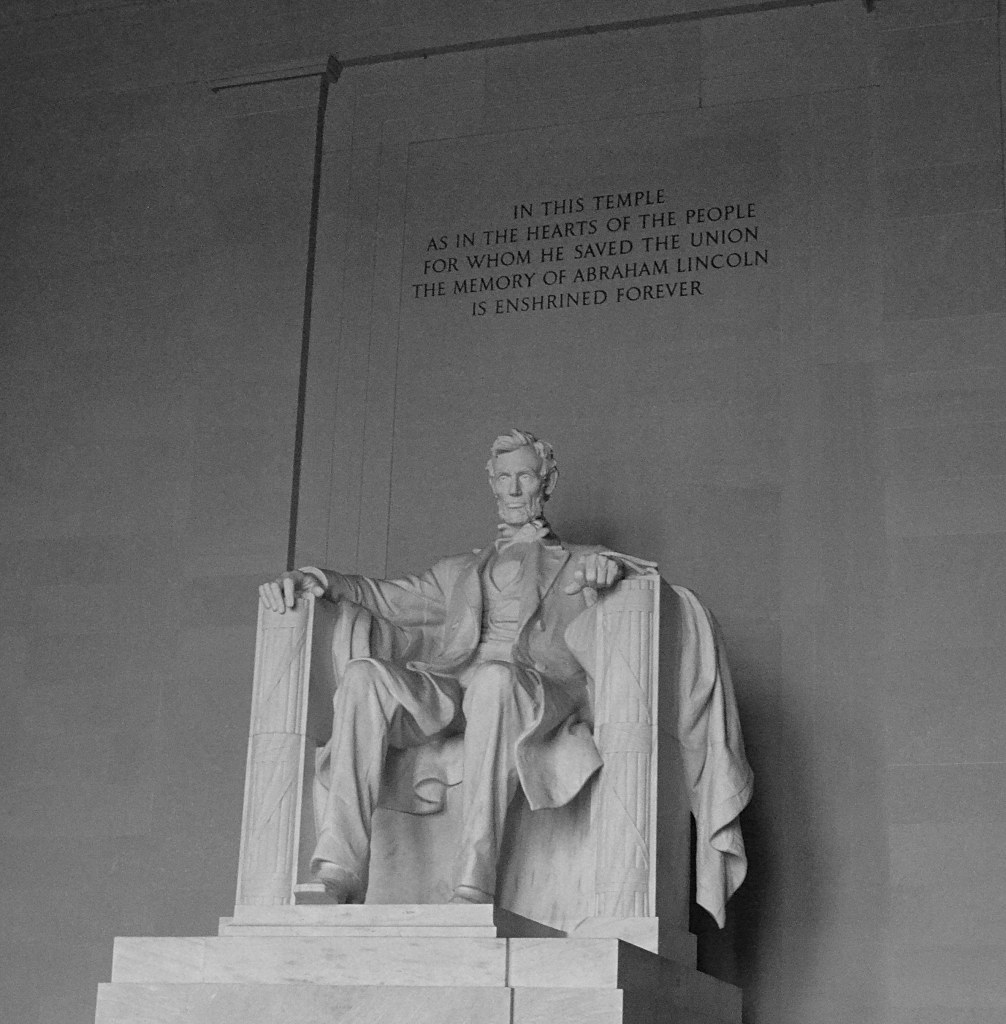 washington, washington dc, washington dc travel, dc travel, dc blog, washington dc blog, dc travel blog, washington dc travel blog, what to see in dc, things to see in dc, dc travel photography, washington dc travel photography, memorials and monuments, washington dc monuments, dc monuments, lincoln memorial, lincoln monument, lincoln memorial dc, lincoln memorial washington dc, abraham lincoln, lincoln,