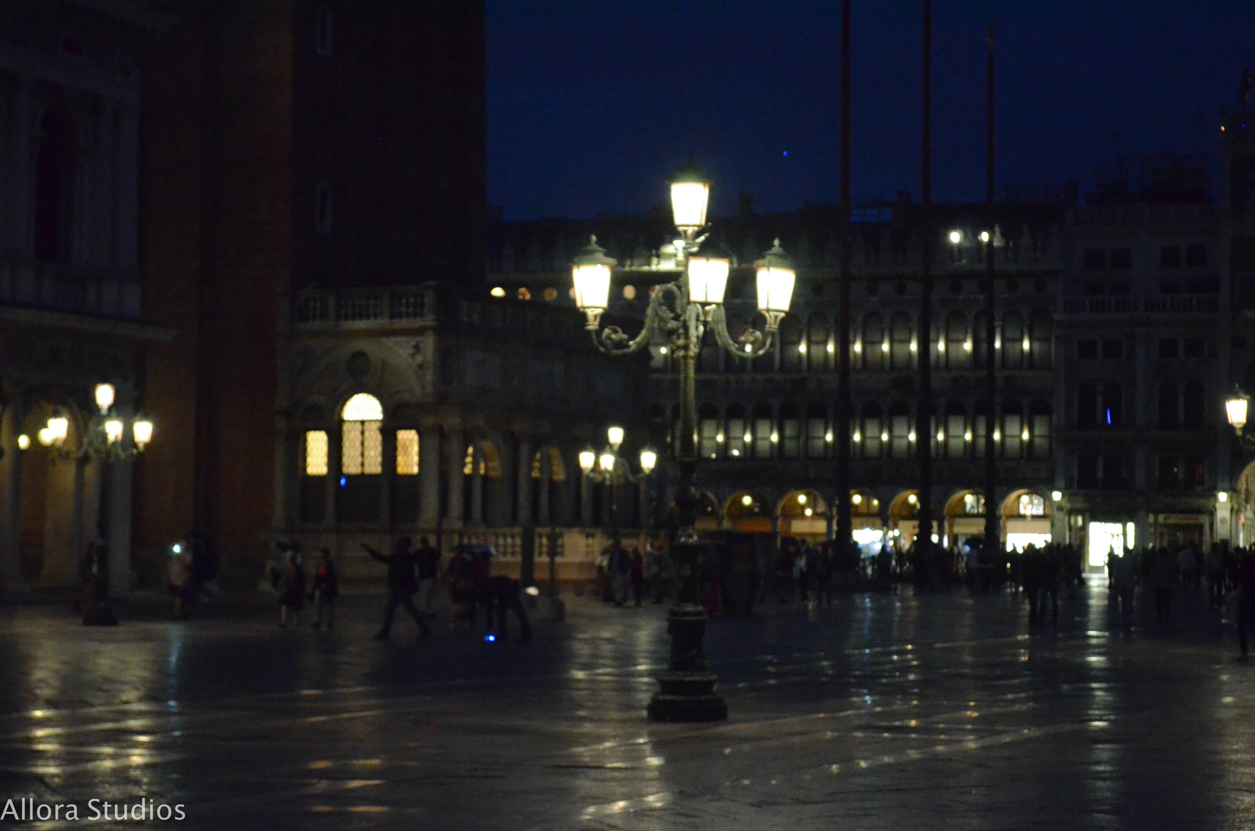 venice scene, venice at night, venezia, venezia at night, venice photography, italy, italia, italian photography, italy photography, travel photographer, travel photography, atlanta photographer, atlanta photography, street photography, travel street photography, street photographer, venice street photography, photography, photographer, venice pictures, venice scenery, venice images,